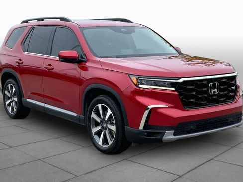 Used 2025 Honda Pilot Elite image 2