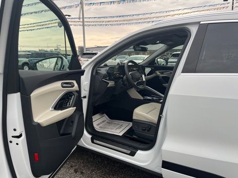 Used 2025 Audi Q5 Premium AWD/4WD image 10