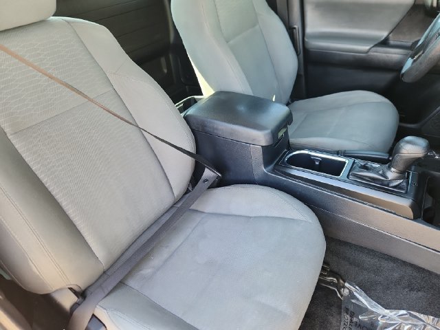Used 2018 Toyota Tacoma SR RWD image 12