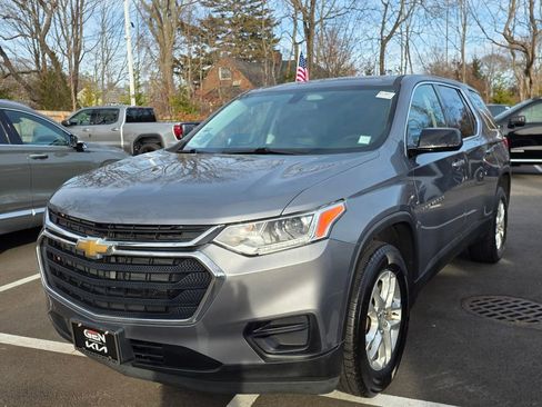 Used 2019 Chevrolet Traverse LS image 3