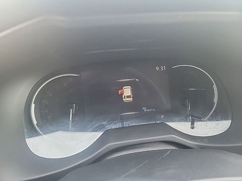 Used 2024 Toyota RAV4 LE image 4