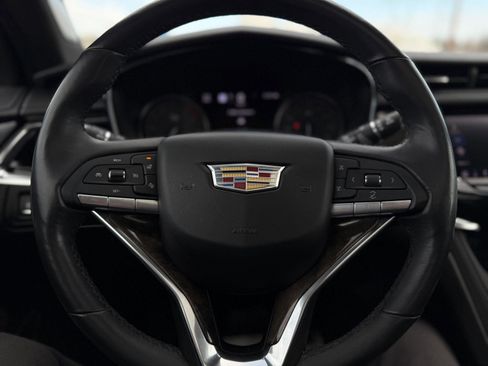 Used 2020 Cadillac XT6 Premium Luxury image 17