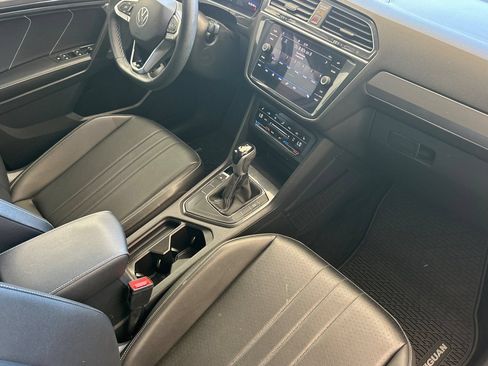 Used 2022 Volkswagen Tiguan SE FWD image 17
