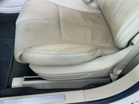 Used 2020 Lincoln Continental AWD w/ Premium Package image 19