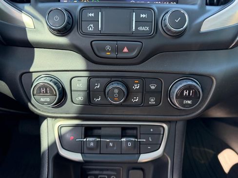 Used 2024 GMC Terrain Denali w/ Denali Premium Package image 17