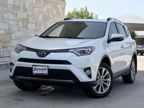 Used 2018 Toyota RAV4 Limited w/ Advanced Technology Package AWD/4WD image 2