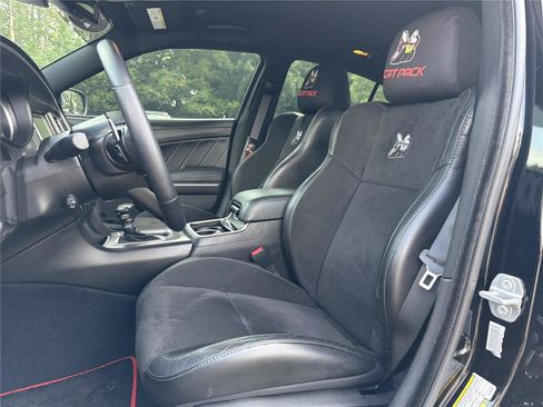 Used 2022 Dodge Charger Scat Pack w/ Dynamics Package RWD image 17