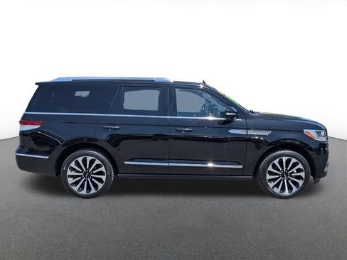 Used 2023 Lincoln Navigator Reserve AWD/4WD image 2