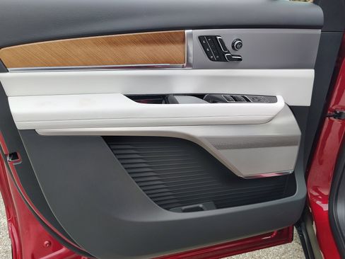 New 2026 Cadillac Vistiq Luxury image 11