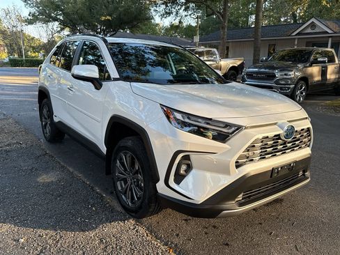 Used 2023 Toyota RAV4 Limited image 8