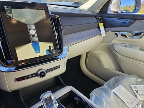 New 2026 Volvo XC90 B6 Ultra w/ Protection Package image 13