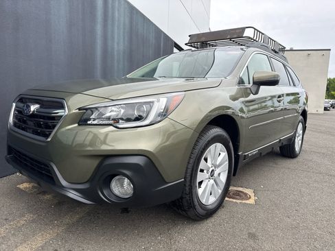 Used 2018 Subaru Outback 2.5i Premium AWD/4WD image 2