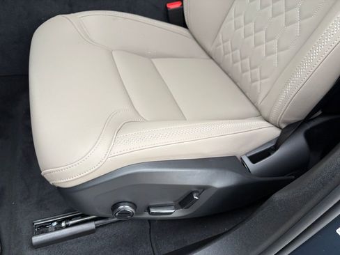 New 2026 Volvo XC60 B5 Plus AWD/4WD image 19