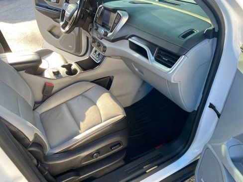 Used 2019 GMC Terrain SLT w/ Preferred Package FWD image 38