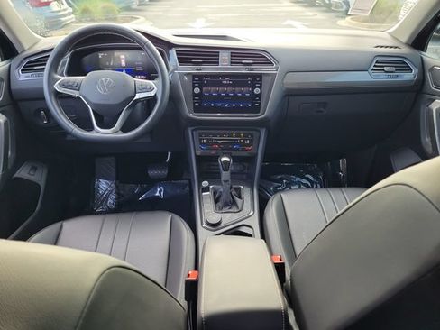 Certified 2024 Volkswagen Tiguan SE AWD/4WD image 14