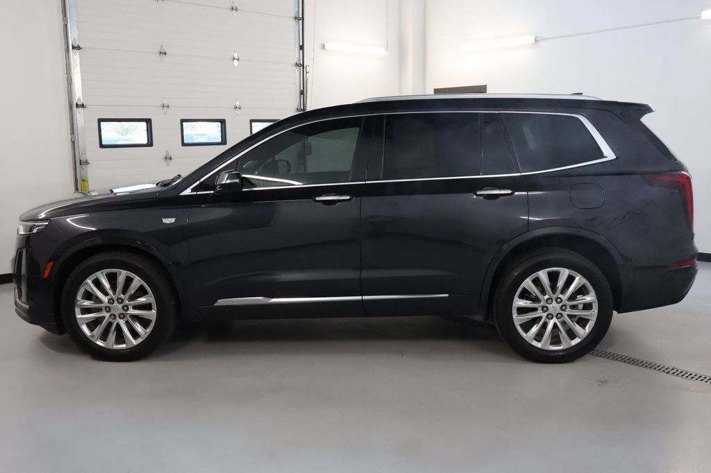 Used 2020 Cadillac XT6 Premium Luxury w/ Platinum Package AWD/4WD image 4