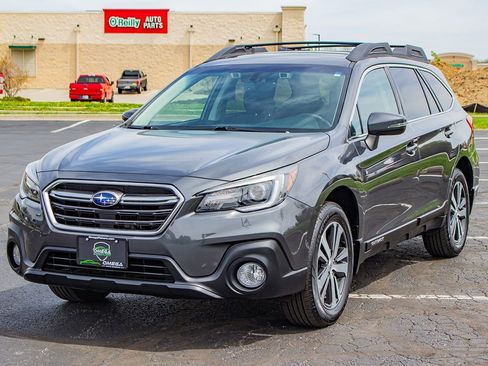 Used 2019 Subaru Outback 2.5i Limited w/ Popular Package #2 image 3