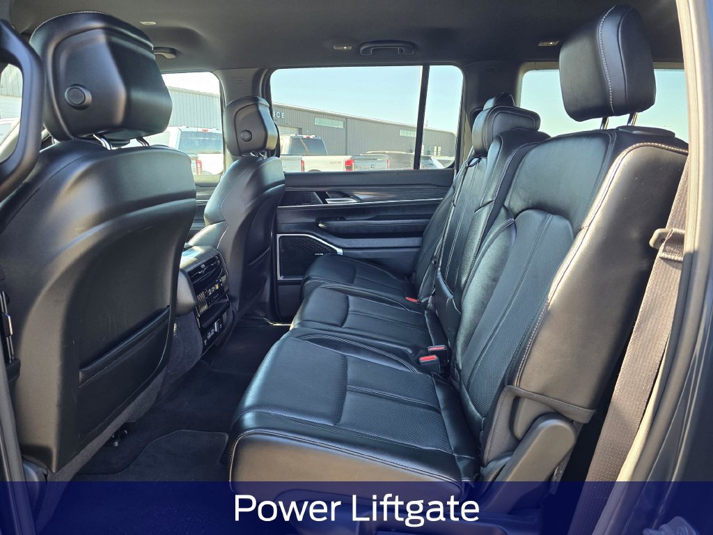 Used 2024 Jeep Wagoneer L Series II w/ Flexible Seating Group AWD/4WD image 14