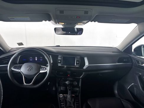 Certified 2022 Volkswagen Jetta SE FWD image 14