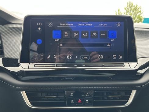 Used 2026 Volkswagen Atlas Cross Sport SEL Premium R-Line AWD/4WD image 32