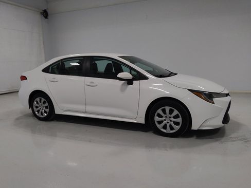 Used 2022 Toyota Corolla LE image 11