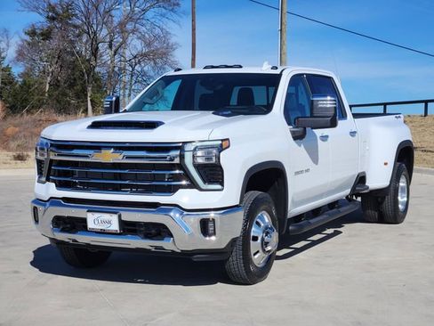 New 2026 Chevrolet Silverado 3500 LTZ w/ LTZ Plus Package AWD/4WD image 3