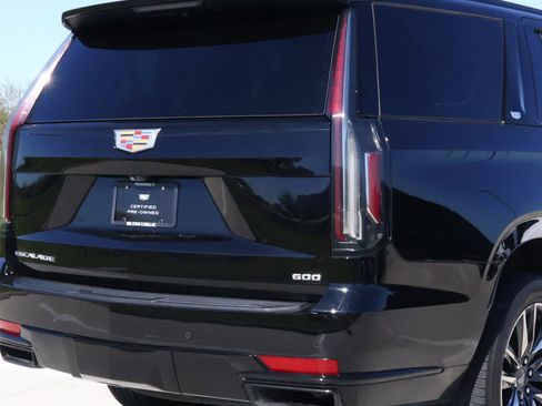 Used 2022 Cadillac Escalade Sport Platinum image 11