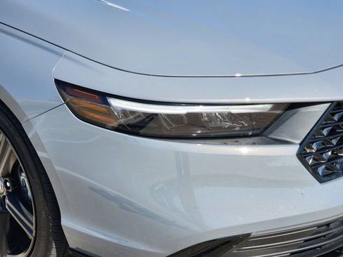 Used 2025 Honda Accord Sport image 9