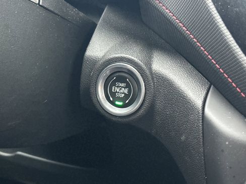 Used 2021 Chevrolet TrailBlazer RS w/ Sun and Liftgate Package image 21