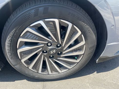 Used 2024 Hyundai Sonata Limited FWD image 4