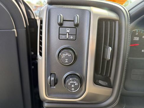 Used 2018 GMC Sierra 1500 Denali w/ Denali Ultimate Package AWD/4WD image 17