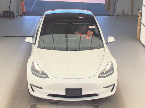 Used 2021 Tesla Model 3 Long Range AWD/4WD image 2