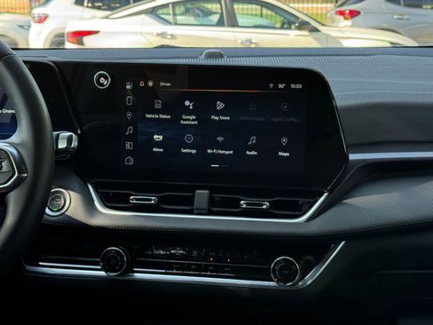 Used 2025 Chevrolet Equinox LT FWD image 17