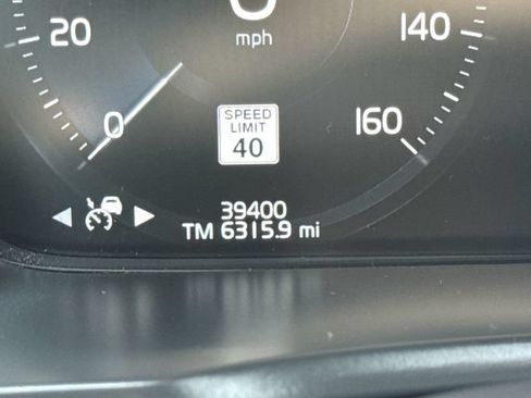 Used 2020 Volvo XC90 T5 Momentum AWD/4WD image 12