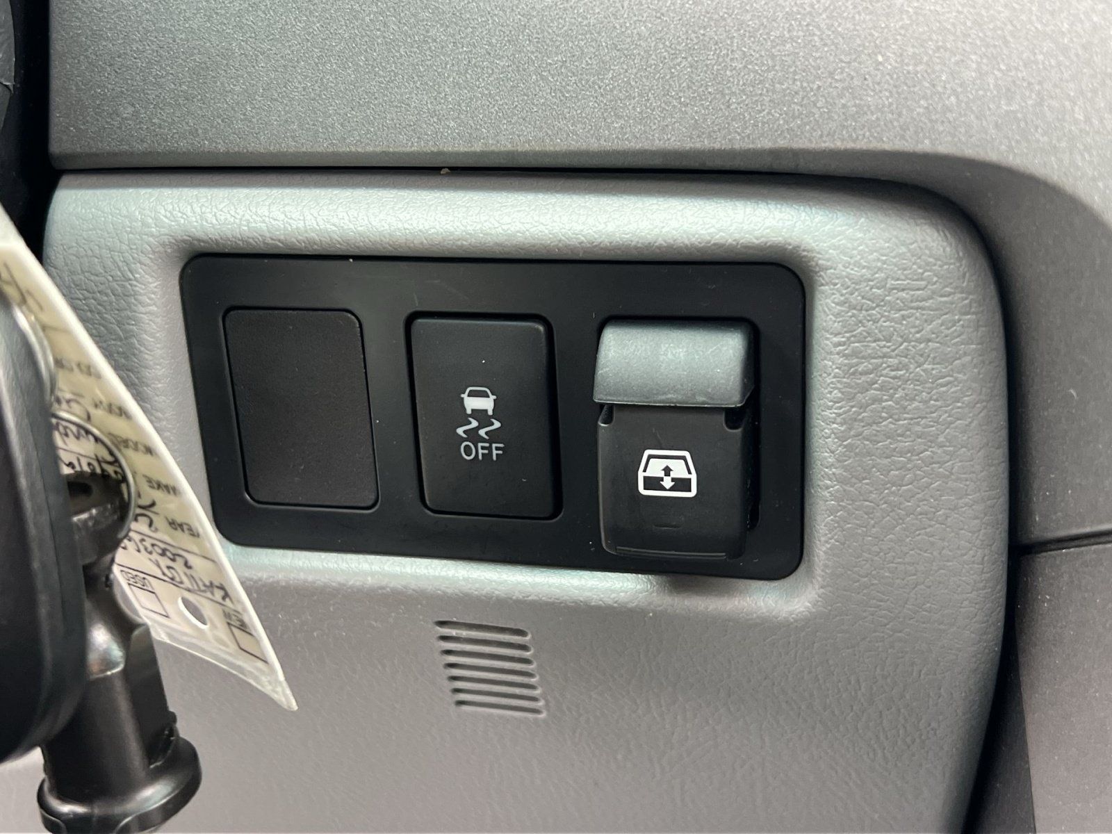 Used 2011 Toyota Tundra Limited w/ Memory Pkg AWD/4WD image 32