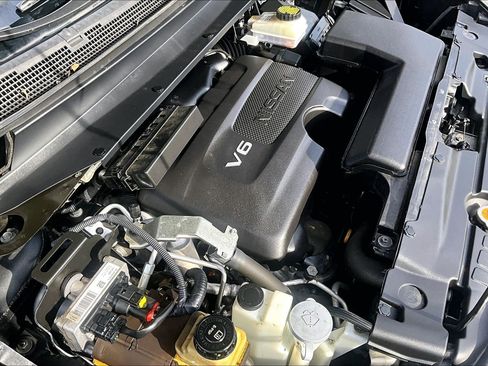 Used 2020 Nissan Pathfinder S image 32