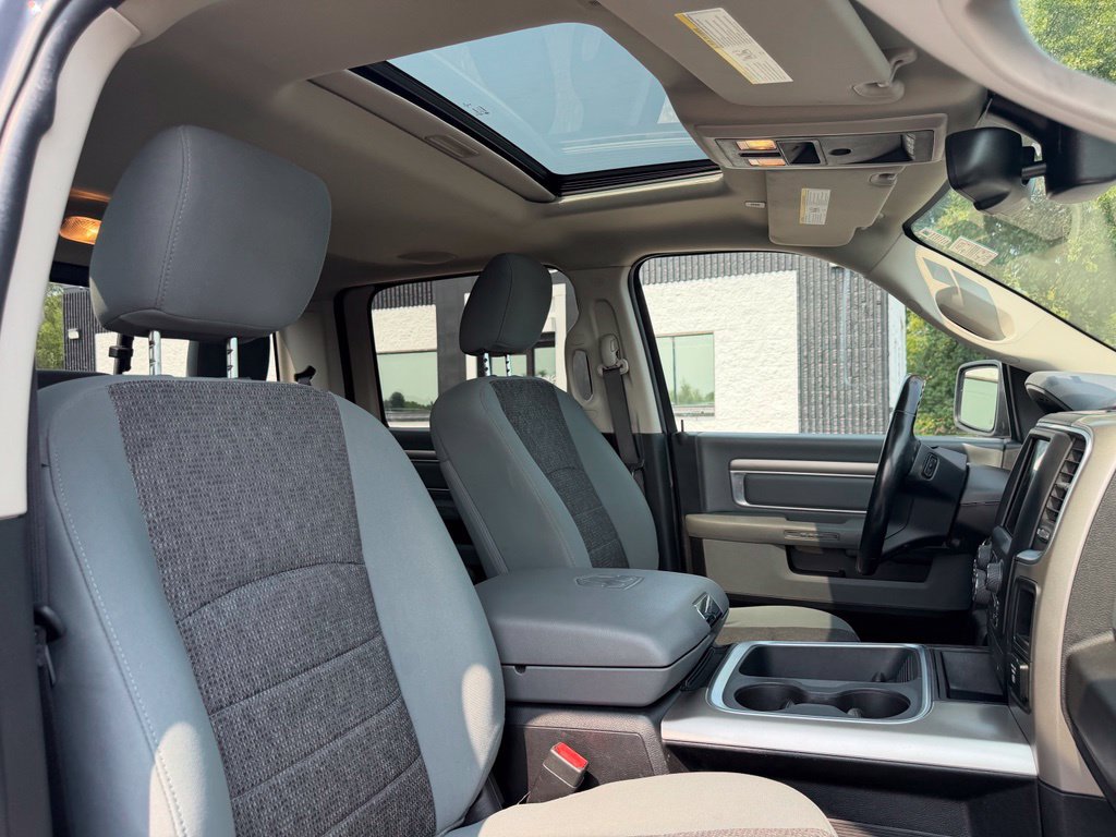 Used 2019 RAM 1500 Classic SLT w/ Black Appearance Group AWD/4WD image 30