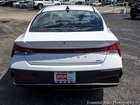Used 2025 Hyundai Elantra Limited FWD image 7