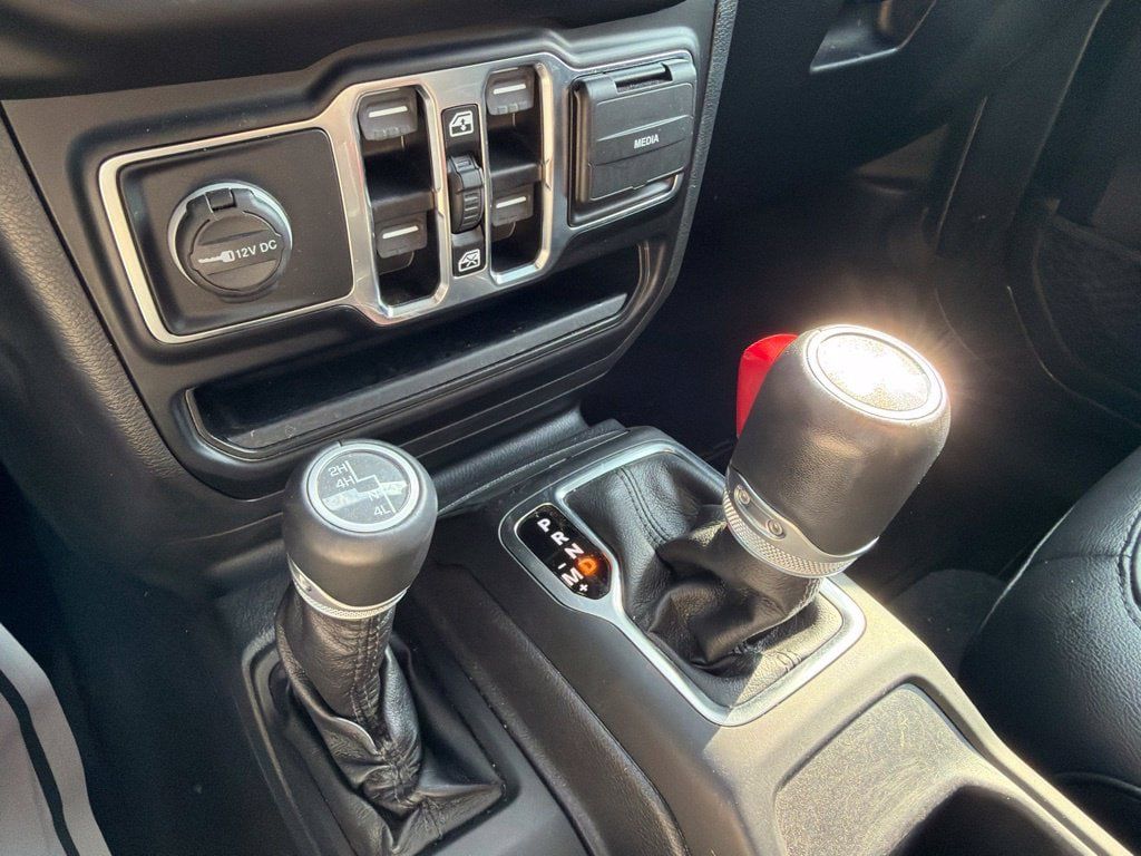 Used 2021 Jeep Wrangler Unlimited Sahara AWD/4WD image 29