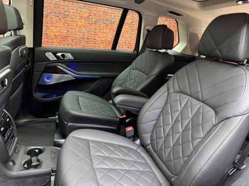 Certified 2025 BMW X7 xDrive40i w/ Premium Package image 25