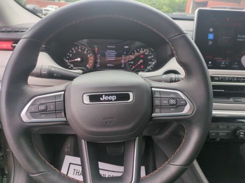Used 2022 Jeep Compass Limited AWD/4WD image 12