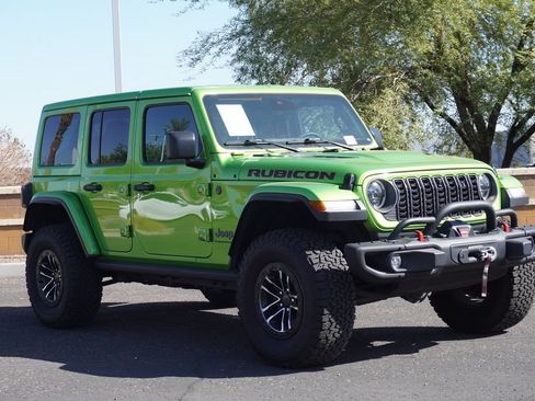 Used 2025 Jeep Wrangler Unlimited Rubicon AWD/4WD image 5