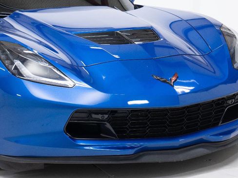 Used 2016 Chevrolet Corvette Z06 w/ 3LZ Preferred Equipment Group image 10