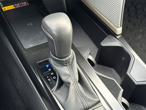 Used 2025 Toyota Camry SE image 20