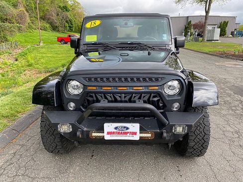 Used 2018 Jeep Wrangler Unlimited Sport AWD/4WD image 2