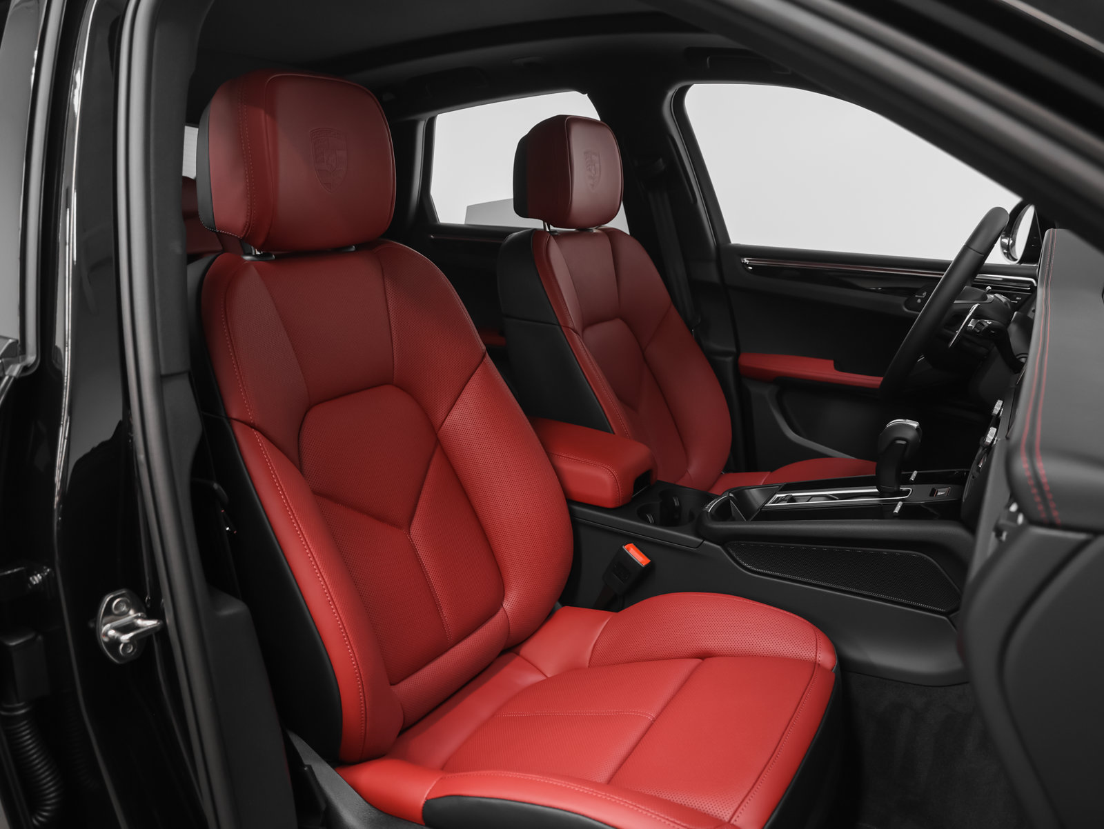 Certified 2026 Porsche Macan AWD/4WD image 20