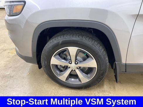 Used 2020 Jeep Cherokee Limited AWD/4WD image 17