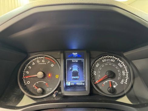 Used 2021 Toyota Tacoma SR AWD/4WD image 29