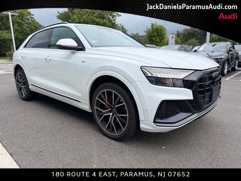 Used 2023 Audi Q8 Premium Plus w/ Premium Plus Package AWD/4WD image 3