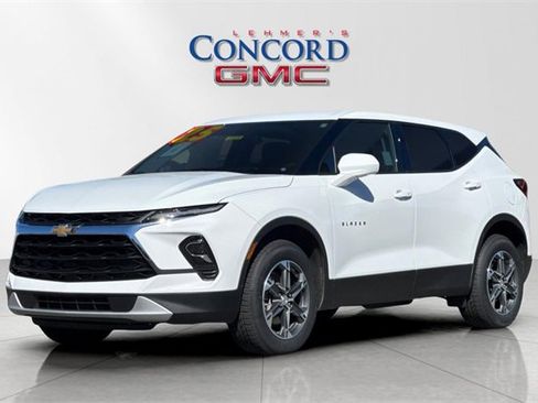 Used 2025 Chevrolet Blazer LT image 8